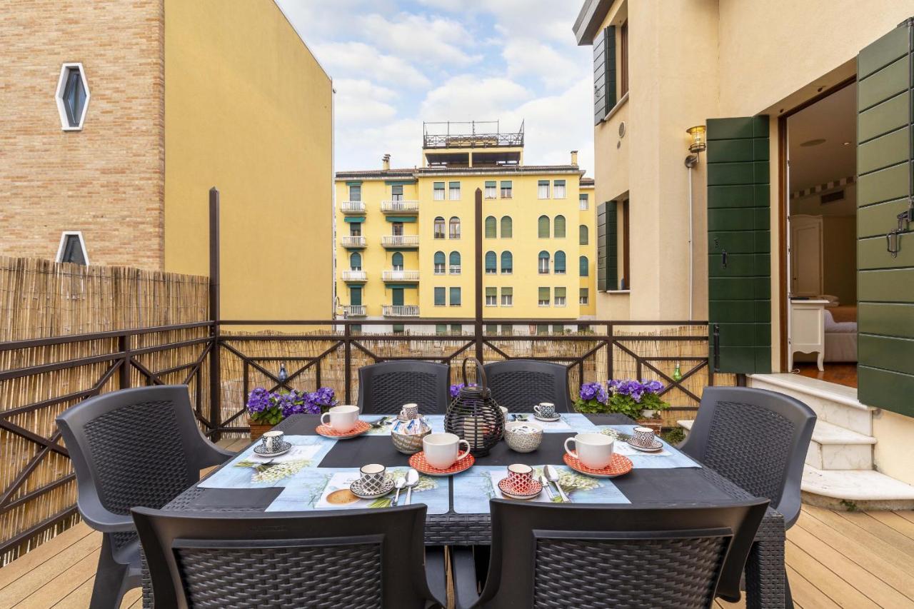 Tolentini Canal View & Terrace By Wonderful Italy เวนิส ภายนอก รูปภาพ